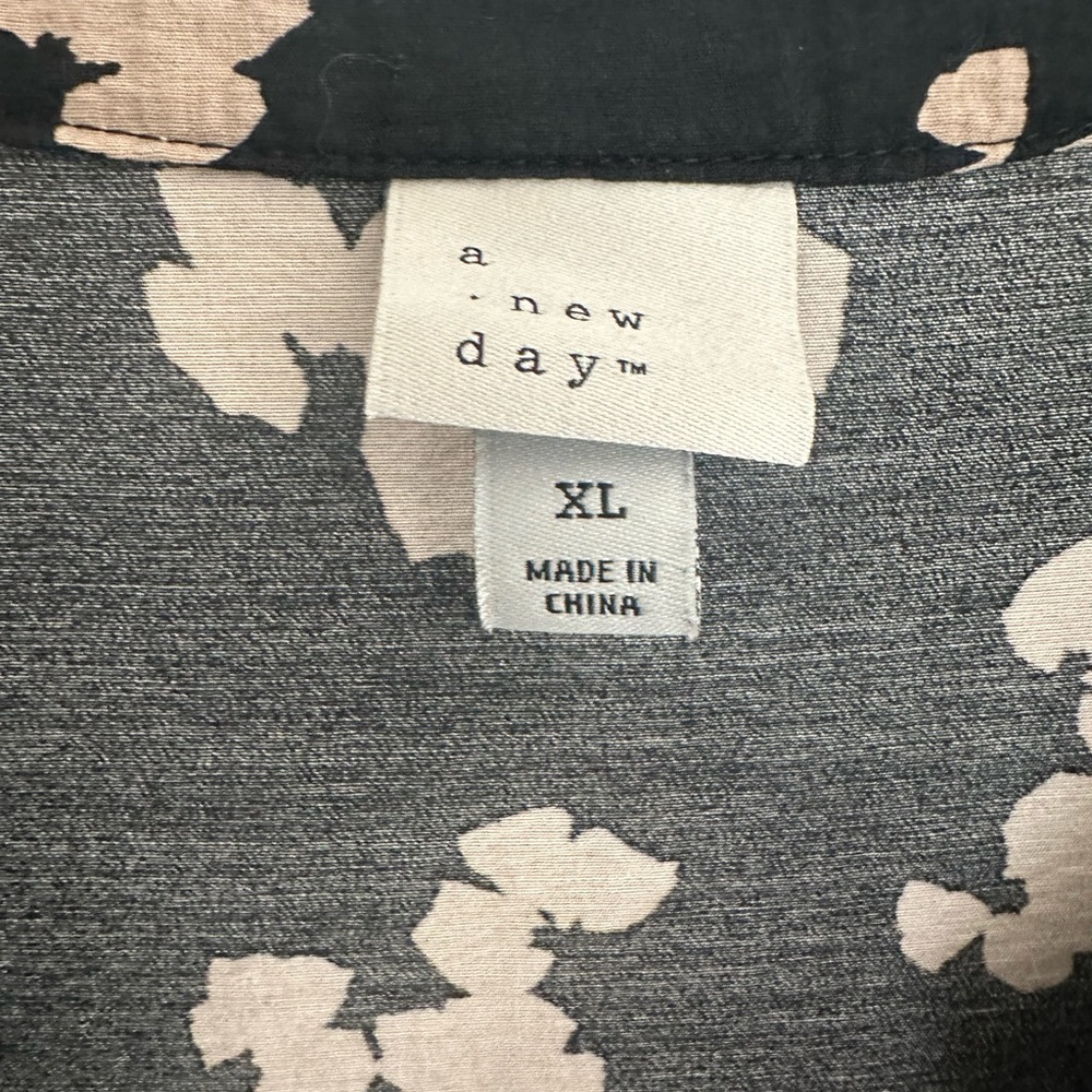 Target: A New Day Black and White empire waist maxi dress with elastic sleeve - Picture 5 of 5